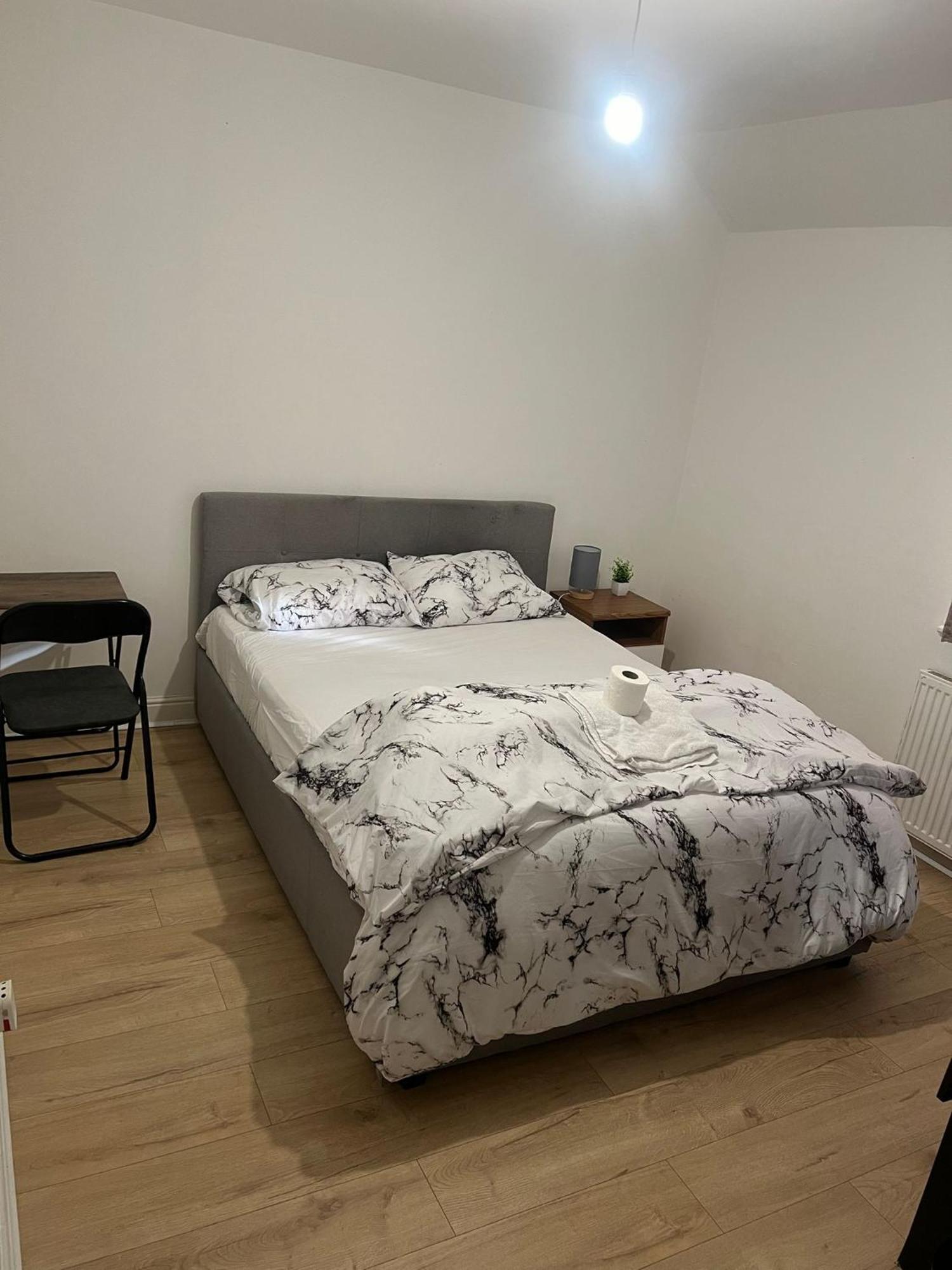Deluxe Double Bedroom Манчестър Екстериор снимка