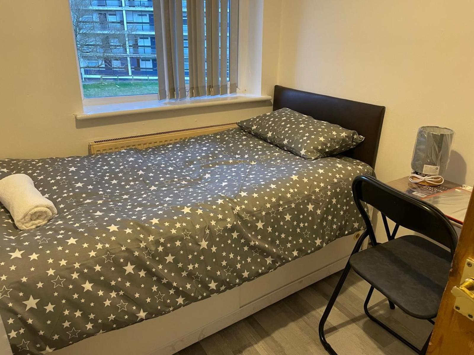 Deluxe Double Bedroom Манчестър Екстериор снимка